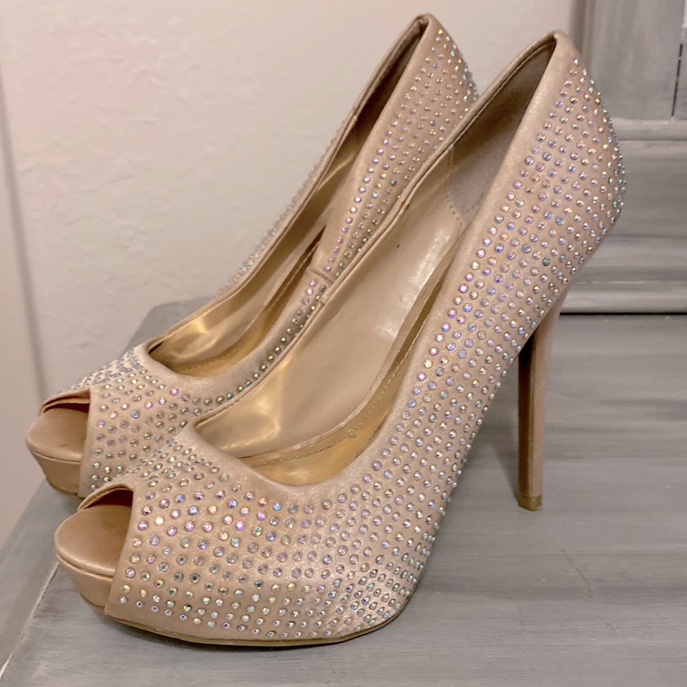Jennifer Lopez bling blush stiletto in size 6.5